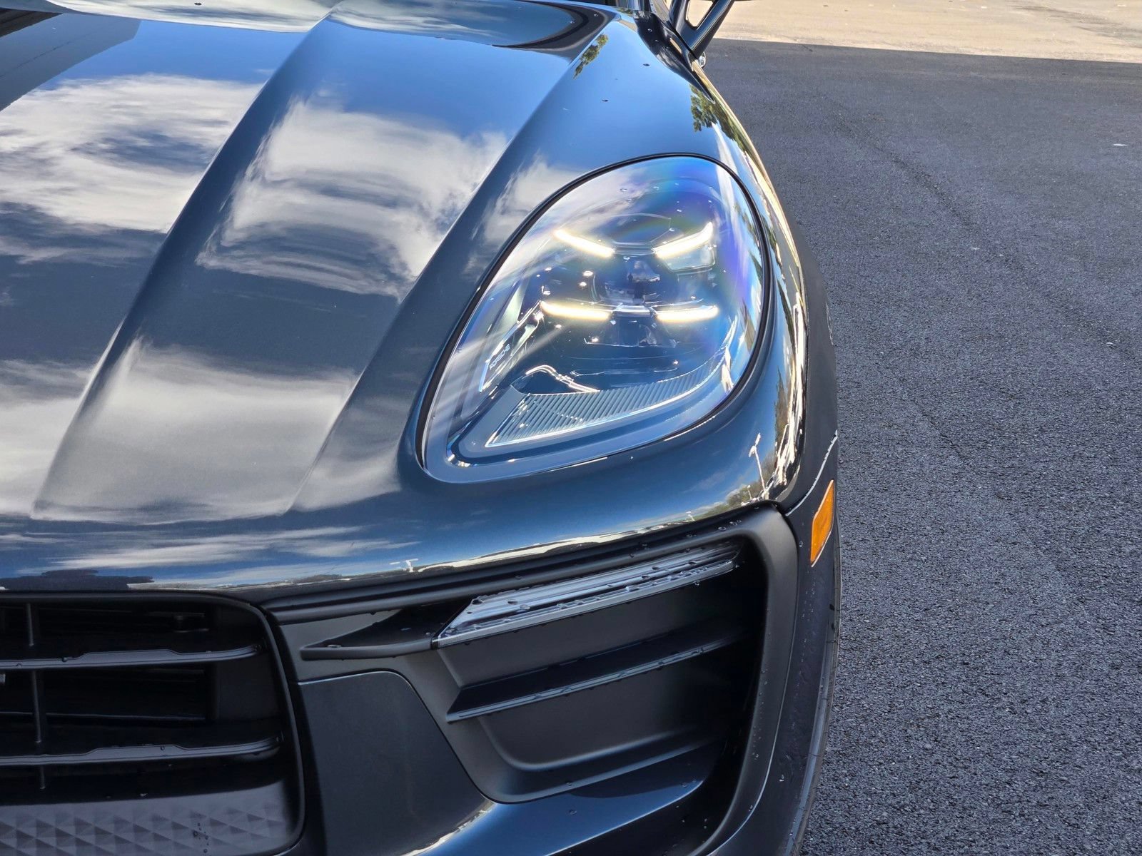 New 2026 Porsche Macan AWD/4WD image 12