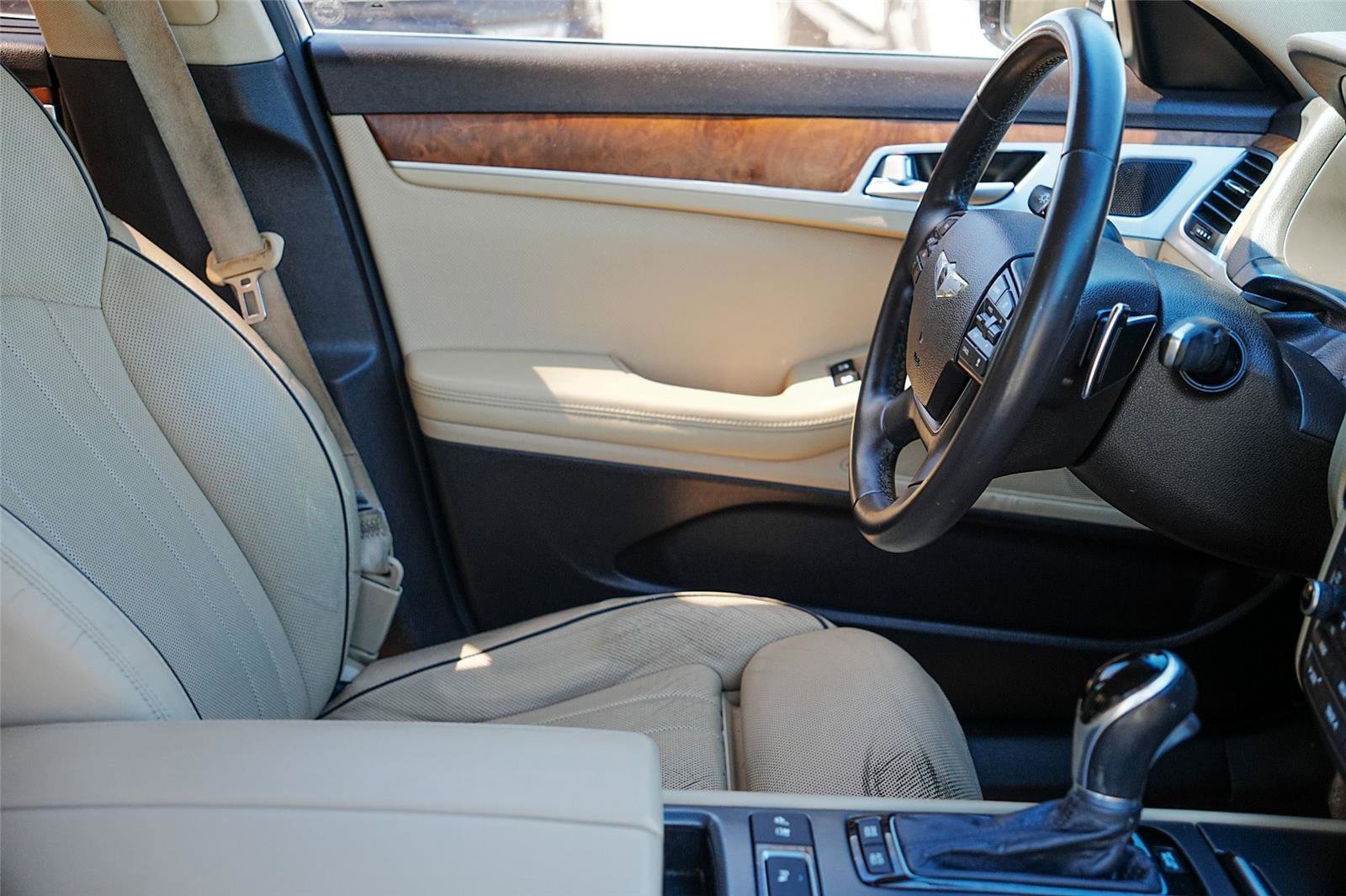 Used 2015 Hyundai Genesis 5.0 image 29