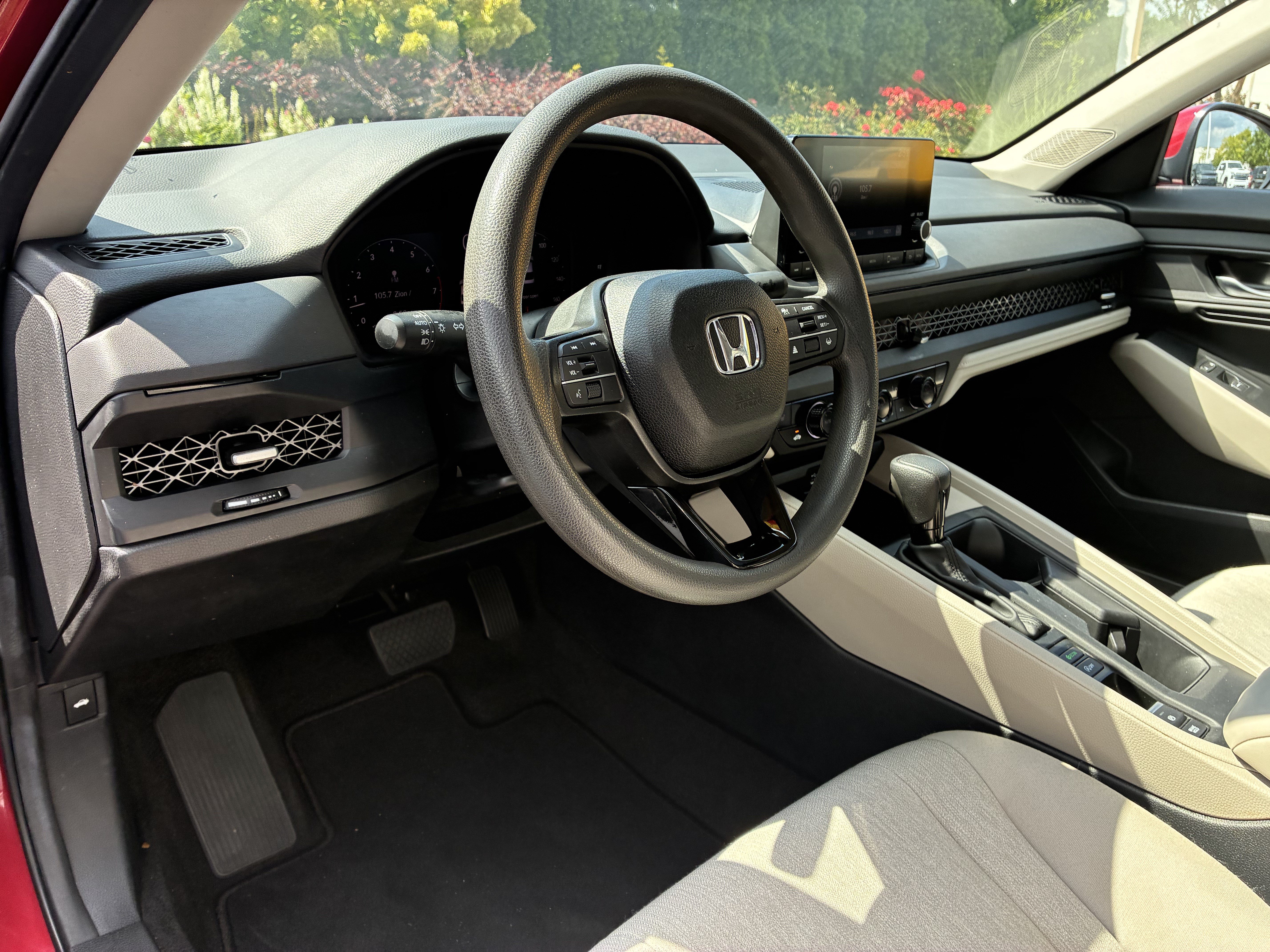 Used 2024 Honda Accord EX image 19