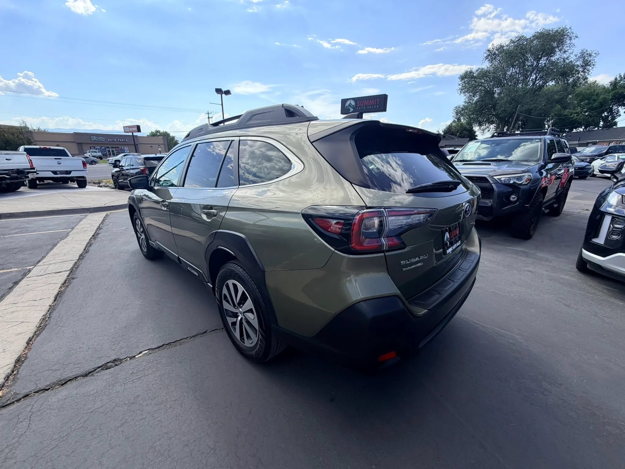 Used 2023 Subaru Outback Premium AWD/4WD image 6