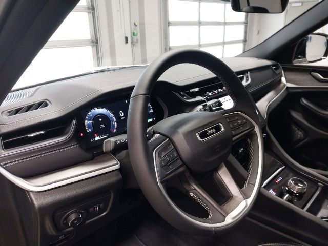 New 2025 Jeep Grand Cherokee Limited image 5