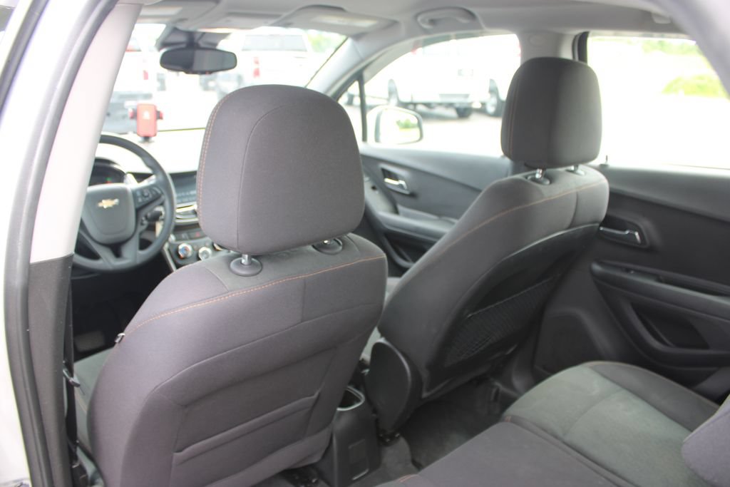 Used 2017 Chevrolet Trax LS FWD image 23