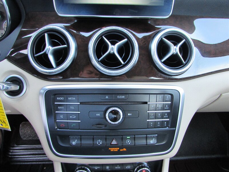 Used 2015 Mercedes-Benz CLA 250 image 18