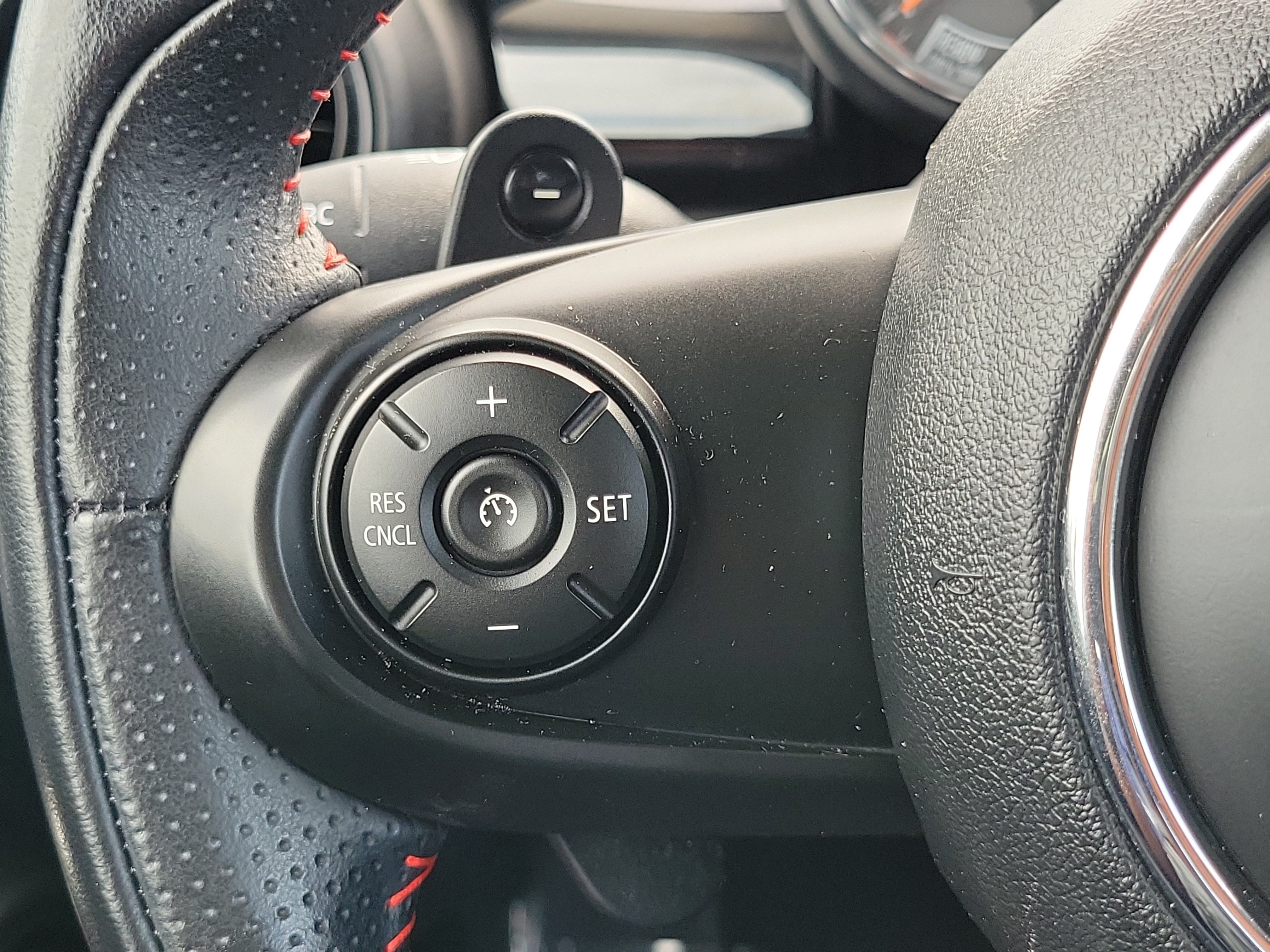 Used 2019 MINI Cooper S w/ Signature Upholstery Package FWD image 24