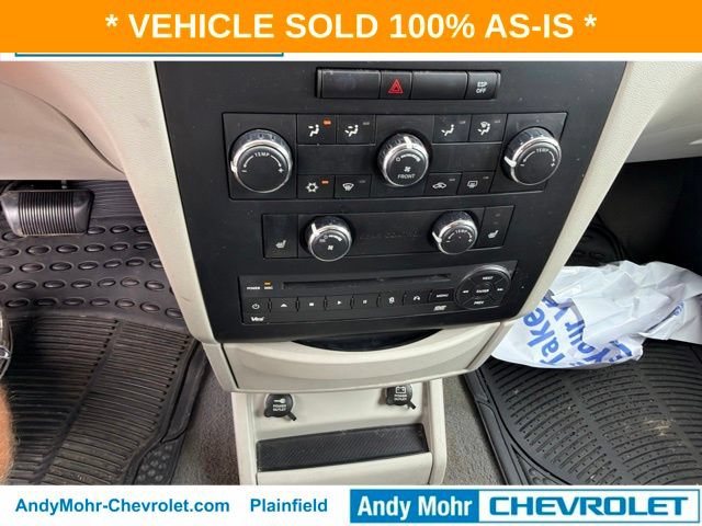 Used 2010 Volkswagen Routan SE FWD image 24