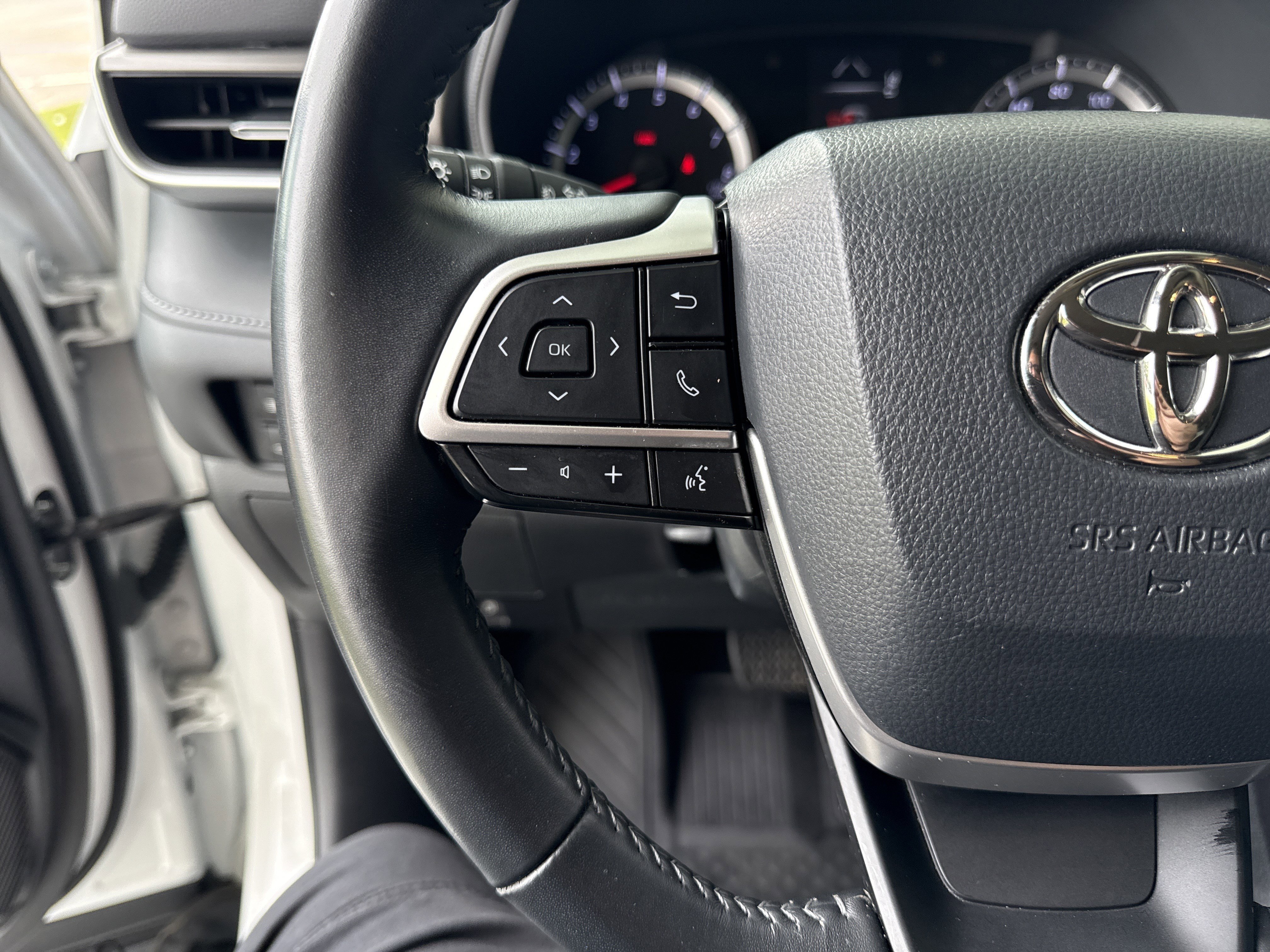 Used 2022 Toyota Highlander LE AWD/4WD image 21