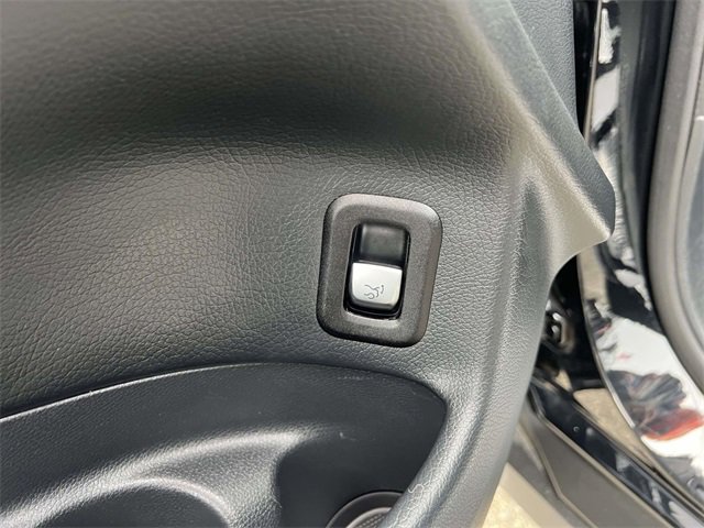 Used 2019 Mercedes-Benz GLC 300 4MATIC image 21