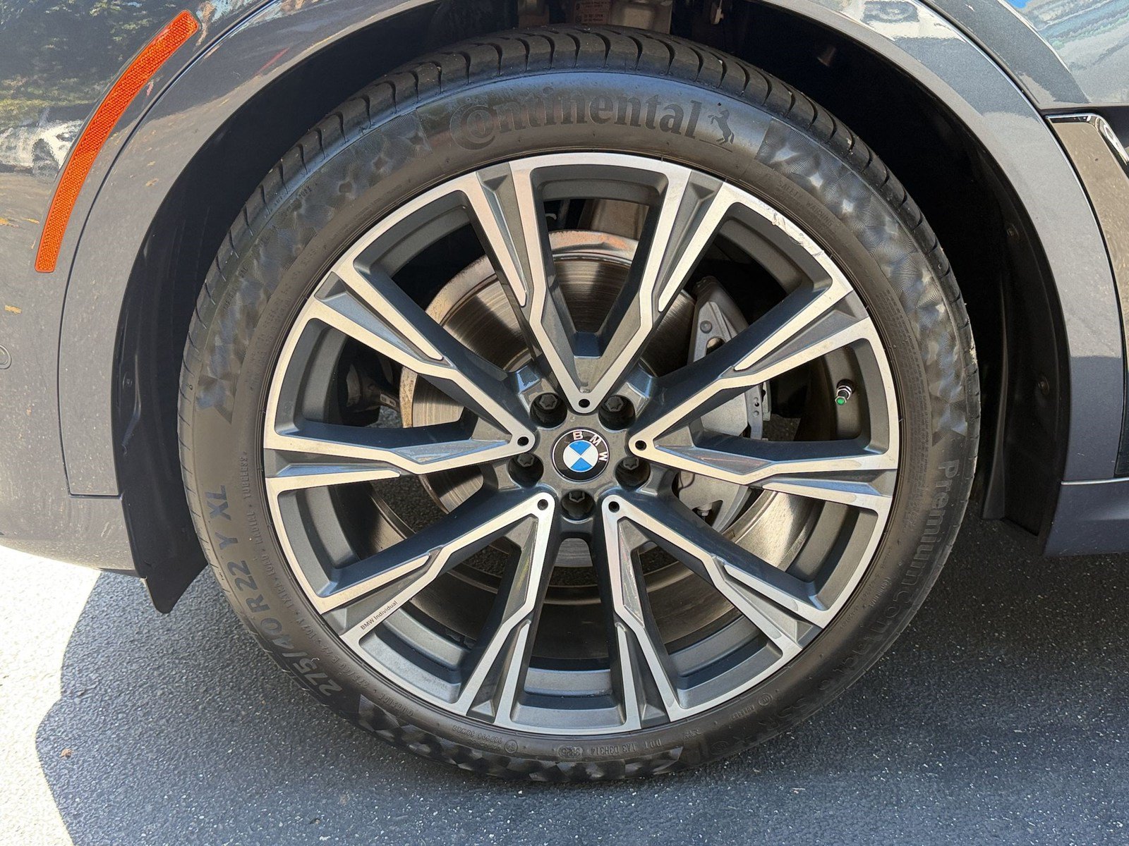 Used 2020 BMW X7 xDrive40i w/ M Sport Package AWD/4WD image 13