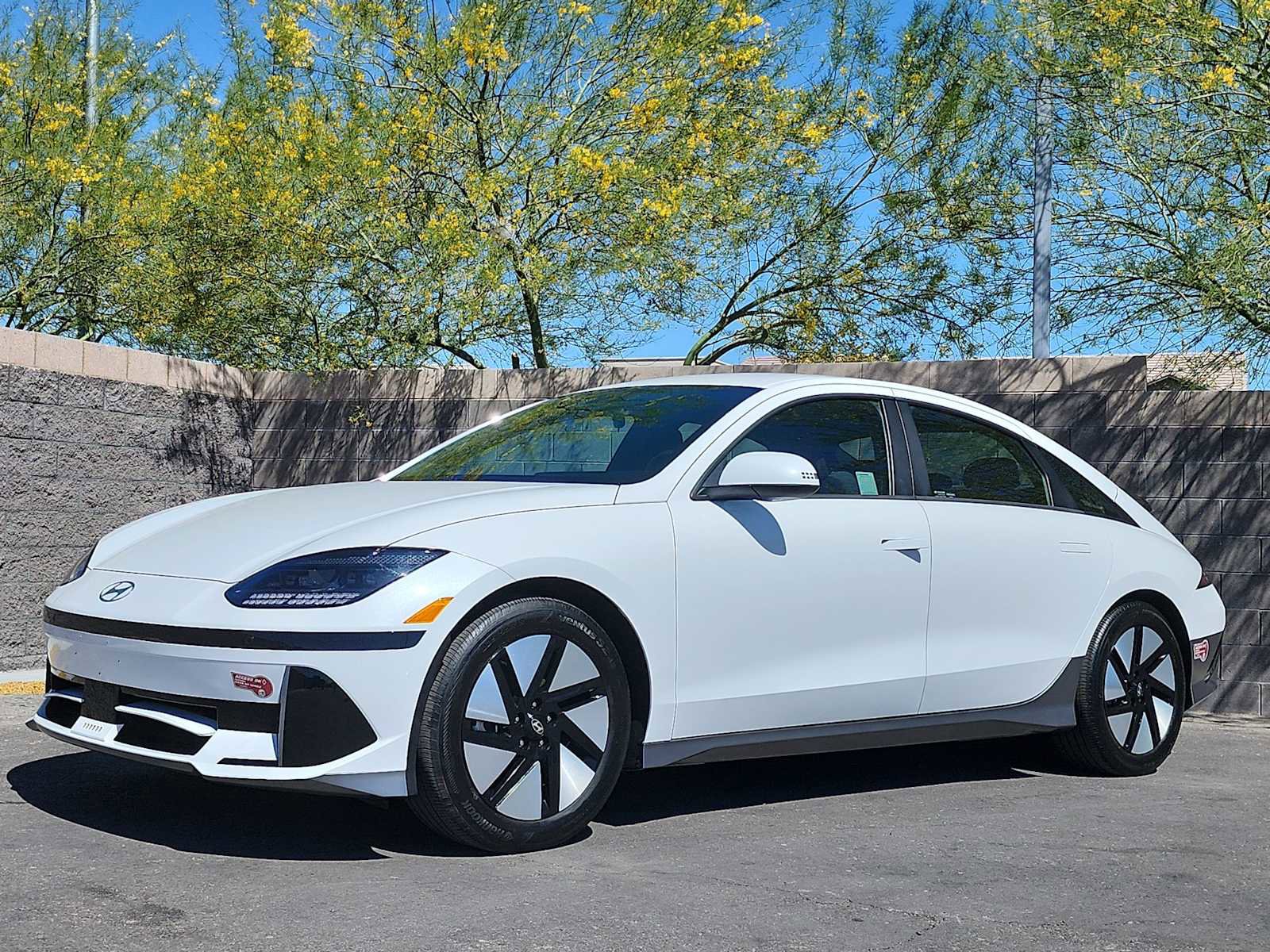 Used 2024 Hyundai Ioniq 6 SE RWD image 5