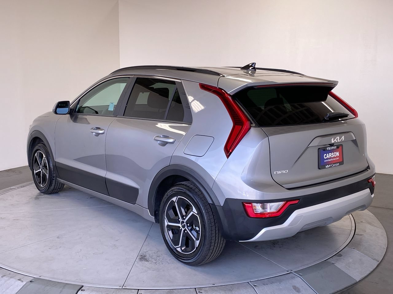 Certified 2025 Kia Niro LX FWD image 3