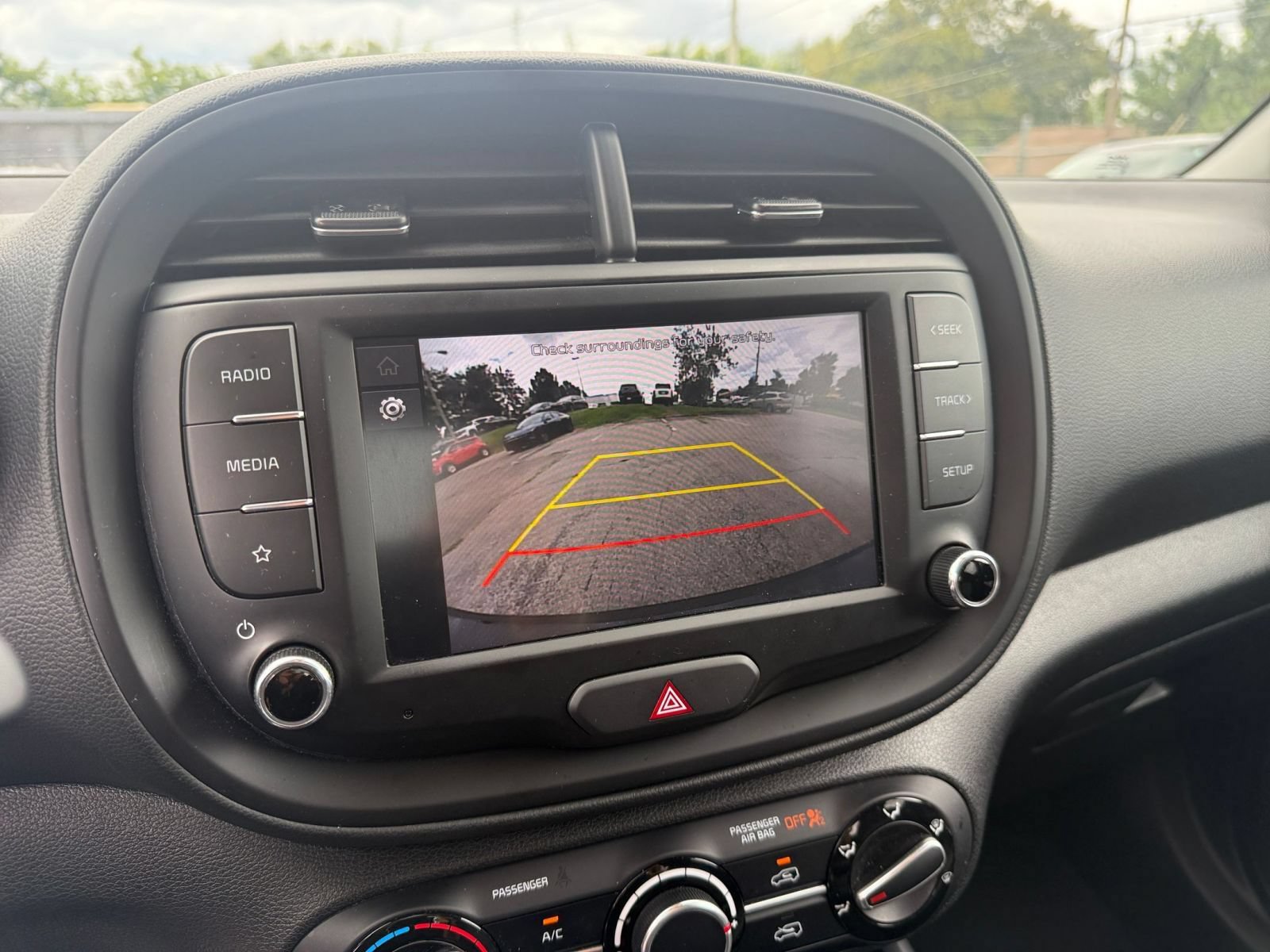 Used 2025 Kia Soul LX w/ LX Technology Package FWD image 22