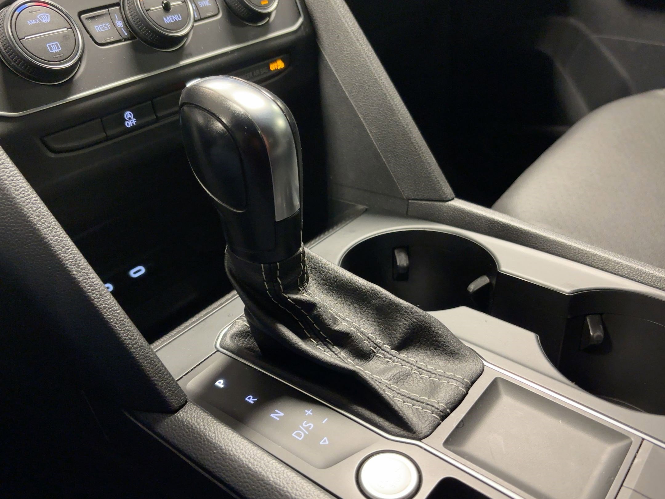 Used 2021 Volkswagen Atlas SE image 16