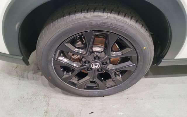 Certified 2025 Honda HR-V Sport image 37