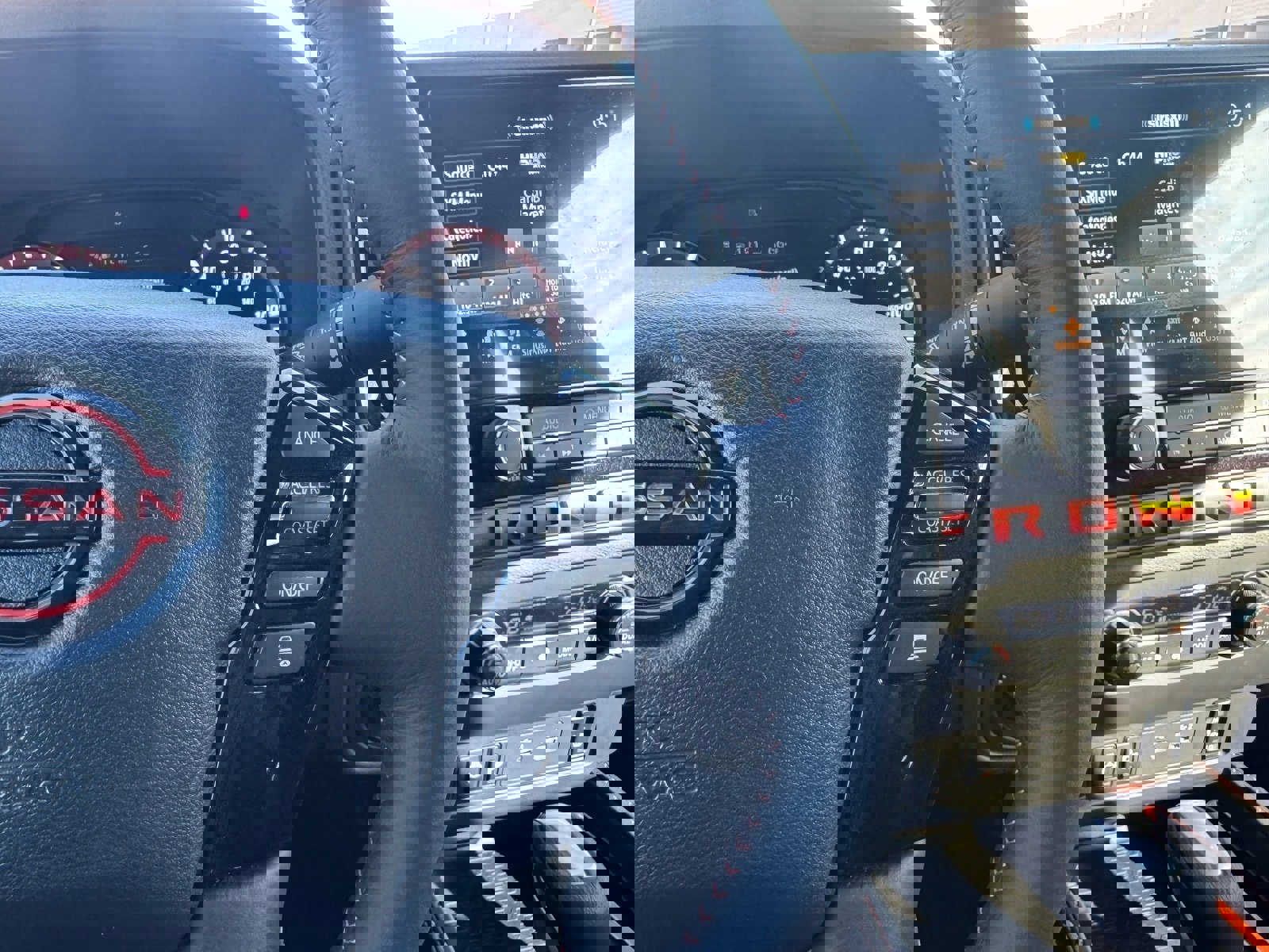 New 2026 Nissan Frontier PRO-4X w/ Pro-4x Convenience Package image 23