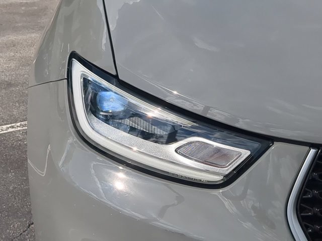 Used 2023 Chrysler Pacifica Pinnacle FWD image 10