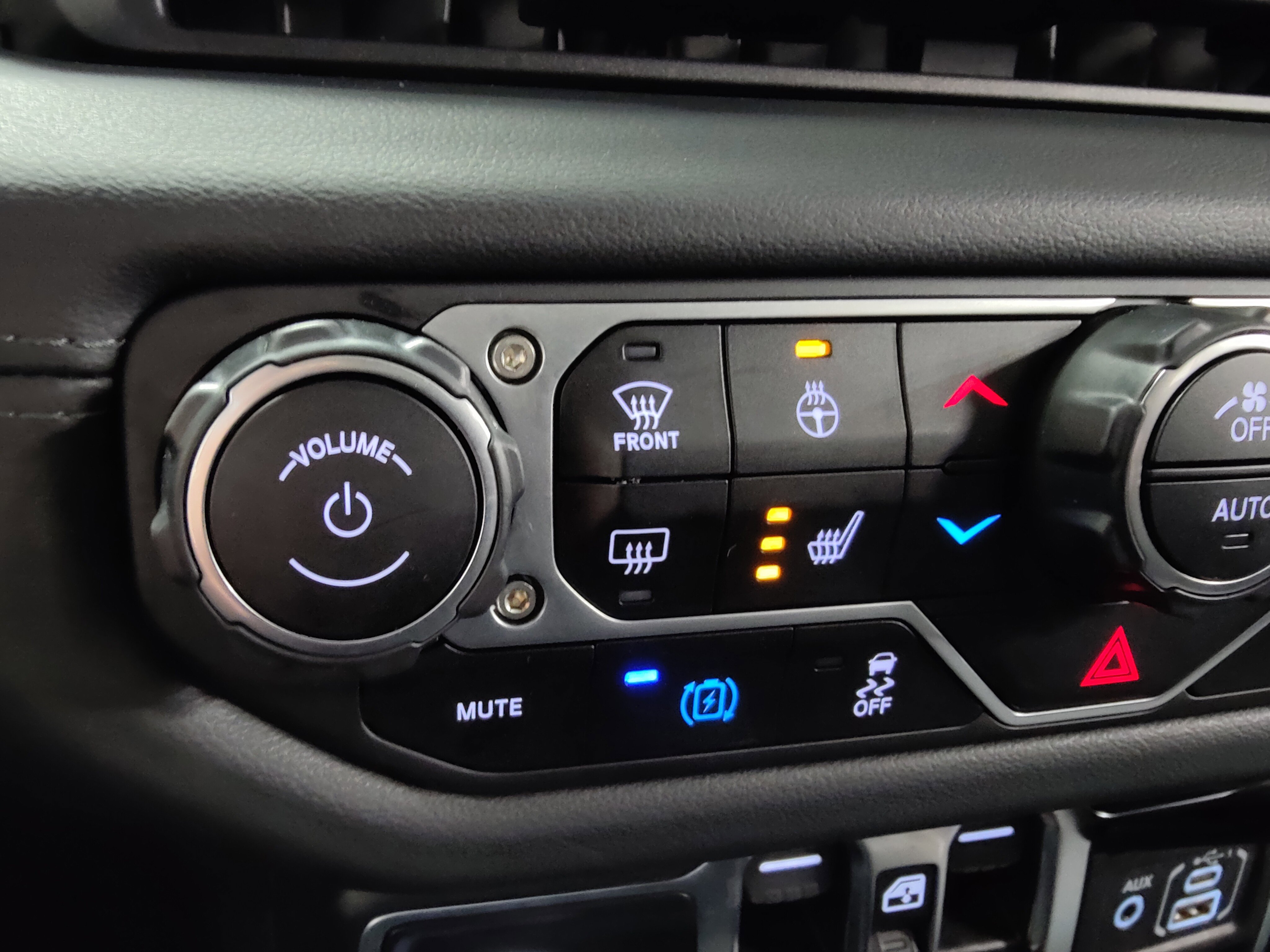 Used 2024 Jeep Wrangler Unlimited Rubicon 4xe w/ Technology Group image 9