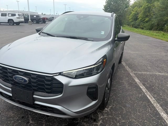 Used 2023 Ford Escape ST-Line AWD/4WD image 4