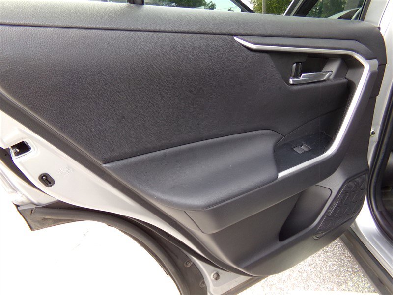 Used 2022 Toyota RAV4 SE image 58