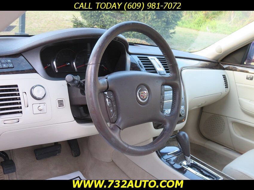 Used 2009 Cadillac DTS w/ Sun And Sound Package FWD image 22