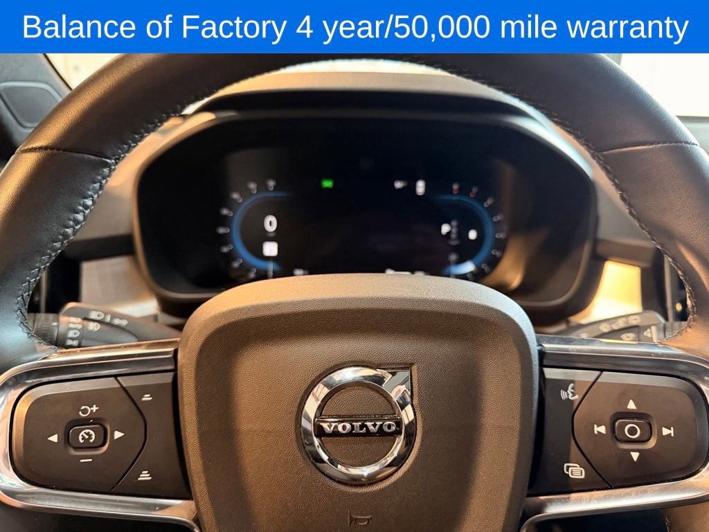 Used 2024 Volvo XC40 B5 Core image 10
