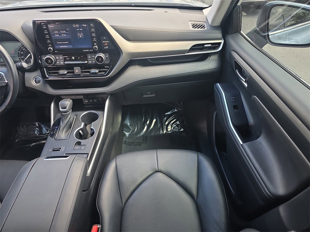 Used 2021 Toyota Highlander XLE image 15