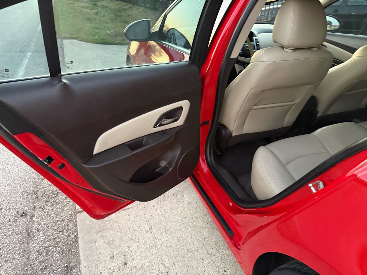 Used 2014 Chevrolet Cruze Diesel image 15