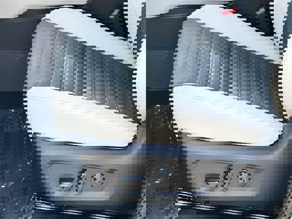 New 2025 Mitsubishi Outlander SE image 19