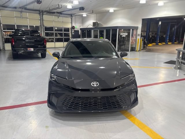 Used 2025 Toyota Camry XSE FWD image 3