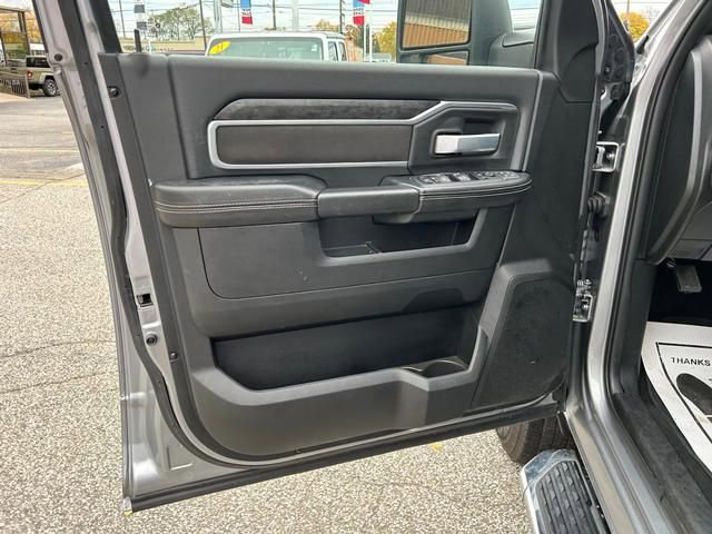 Used 2024 RAM 2500 Big Horn w/ Bed Utility Group image 10