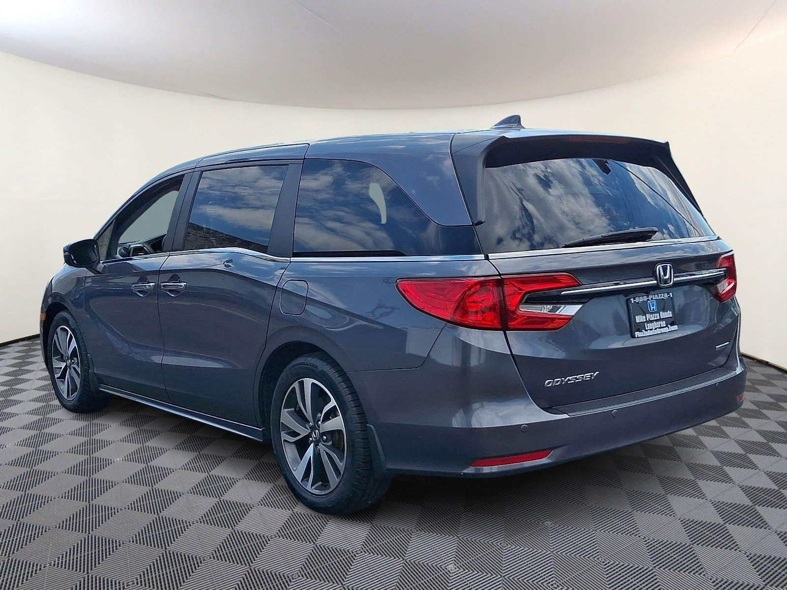 Used 2023 Honda Odyssey Touring image 5