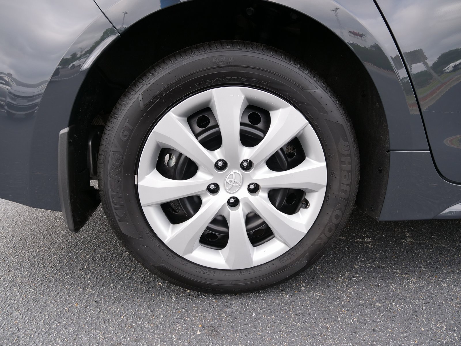 Used 2025 Toyota Corolla LE image 12