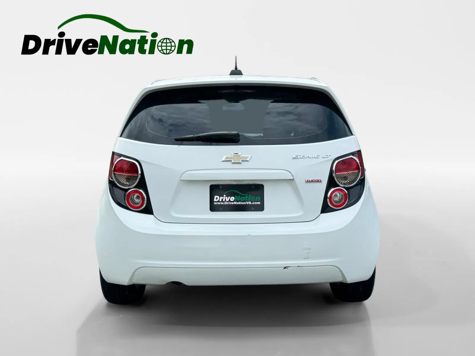 Used 2015 Chevrolet Sonic LT w/ Fun and Sun Package FWD image 6