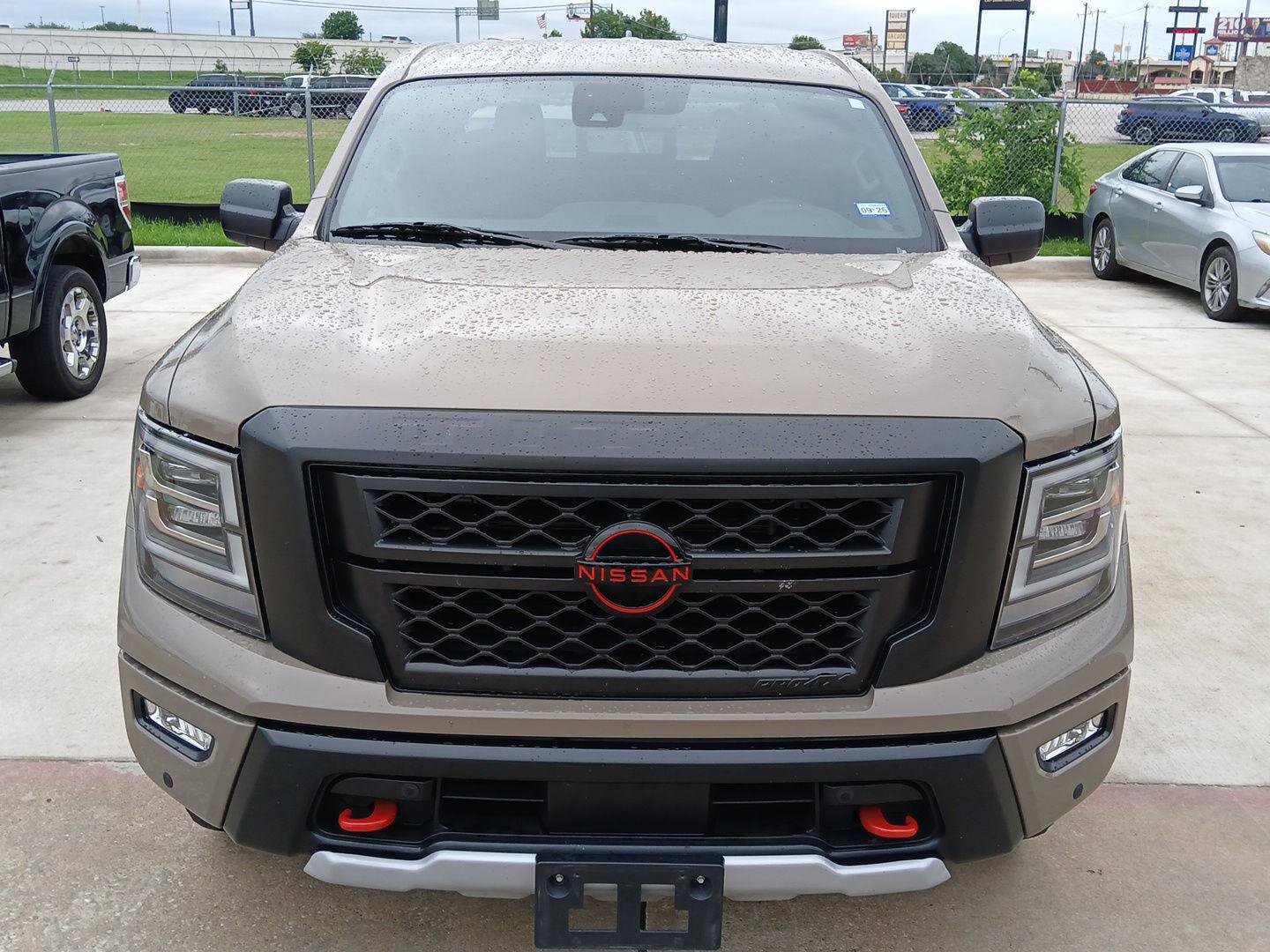 Used 2024 Nissan Titan PRO-4X w/ Pro-4x Utility Package AWD/4WD image 4