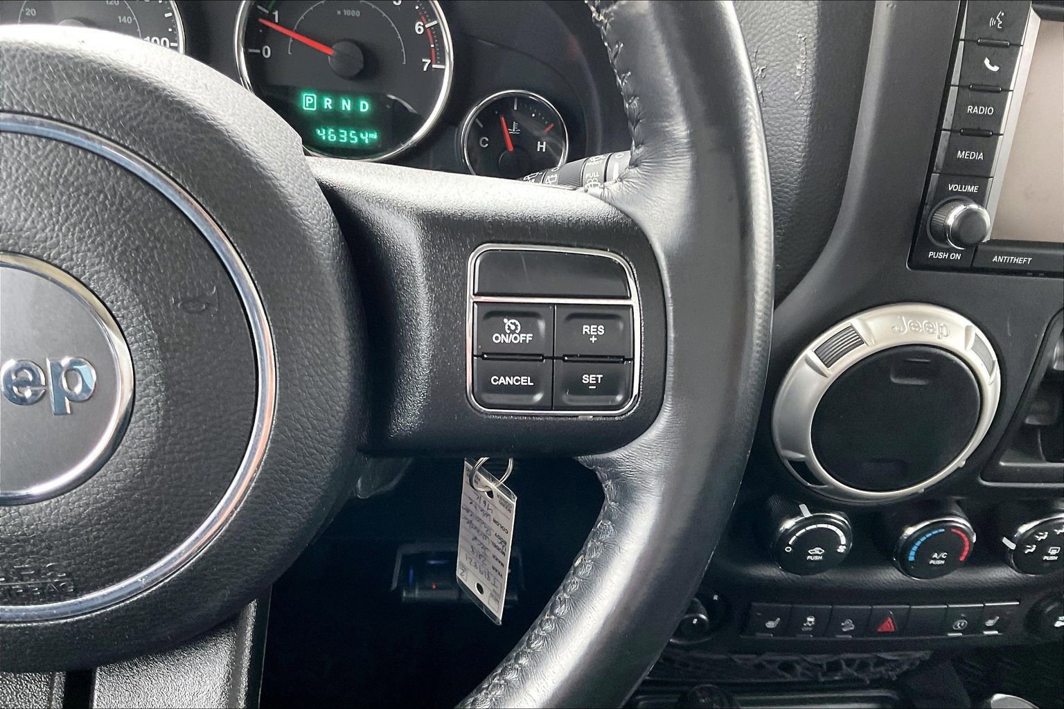 Used 2018 Jeep Wrangler Unlimited Rubicon w/ Cold Weather Group image 11