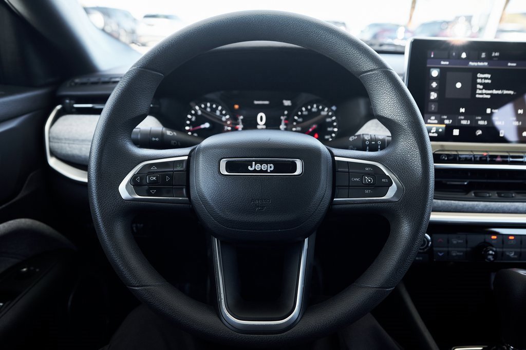 Used 2023 Jeep Compass Sport image 35