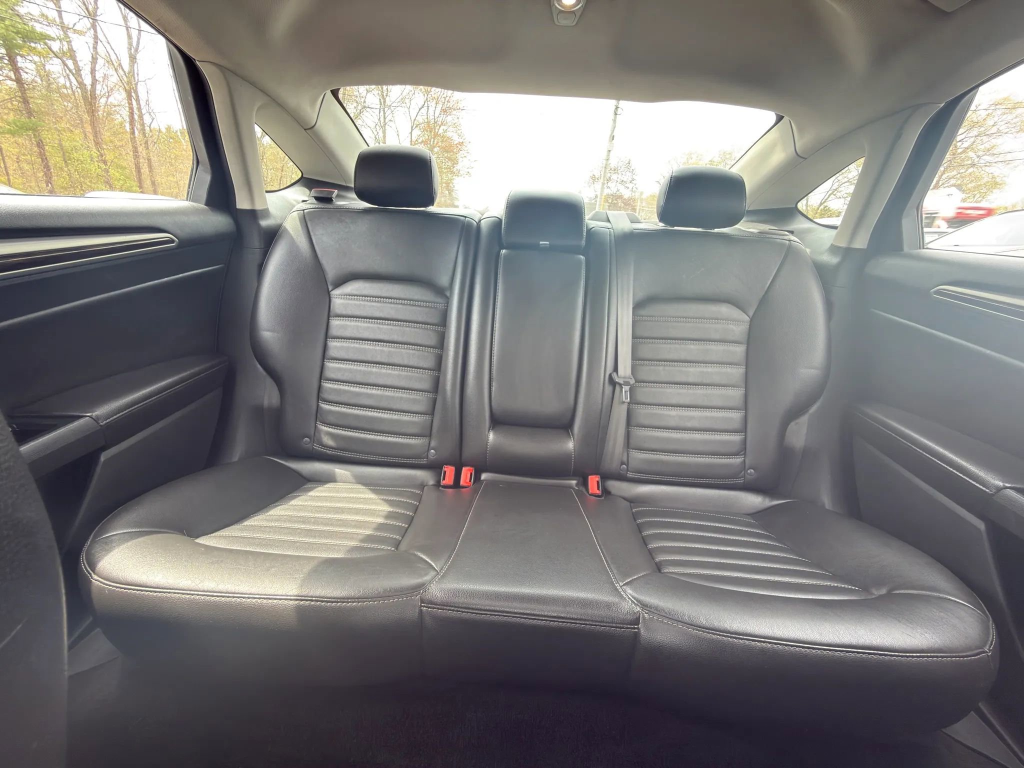 Used 2015 Ford Fusion SE w/ Equipment Group 202A AWD/4WD image 24
