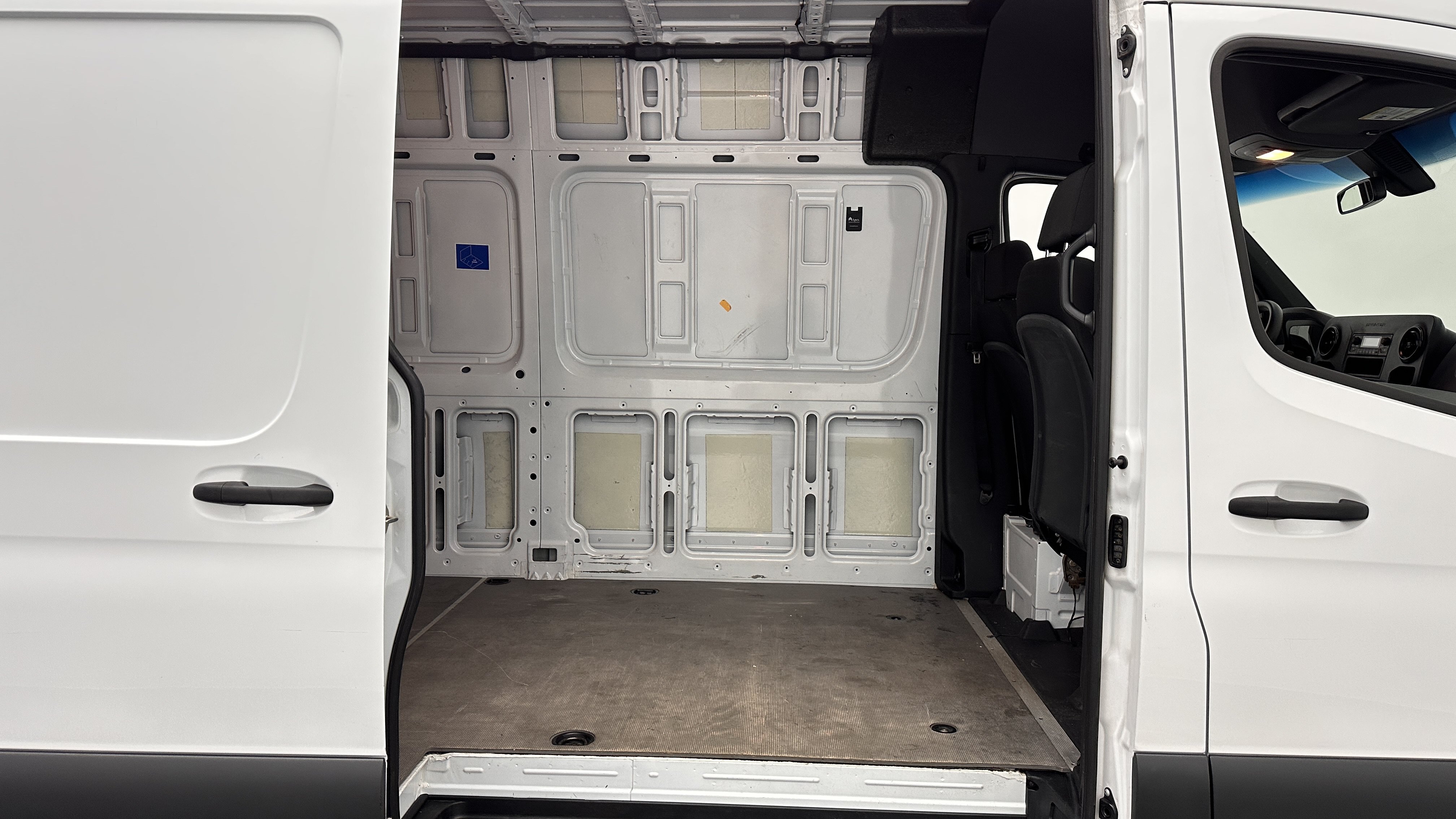 Used 2023 Mercedes-Benz Sprinter 2500 image 24