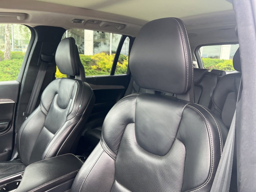 Used 2022 Volvo XC90 T6 Inscription w/ Lounge Package image 15