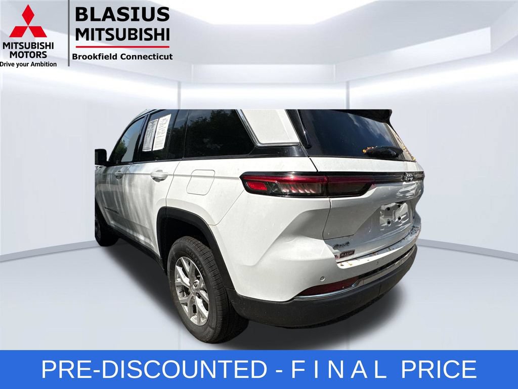 Used 2023 Jeep Grand Cherokee Limited w/ Trailer Tow Prep Group (B) AWD/4WD image 11