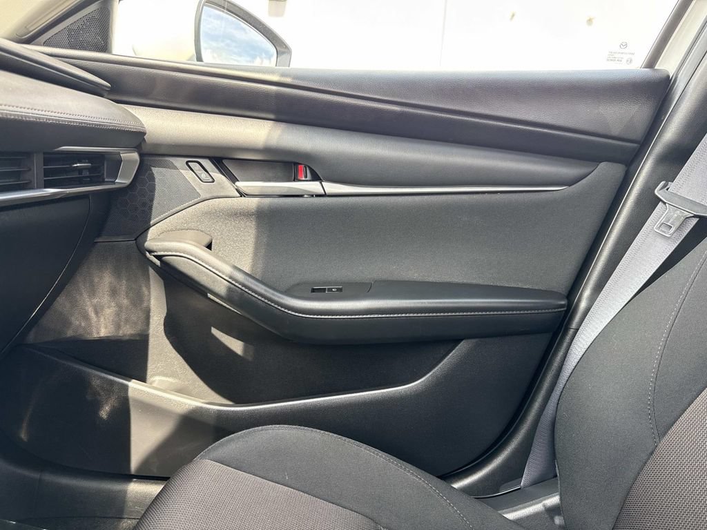 Used 2021 MAZDA MAZDA3 s FWD image 26