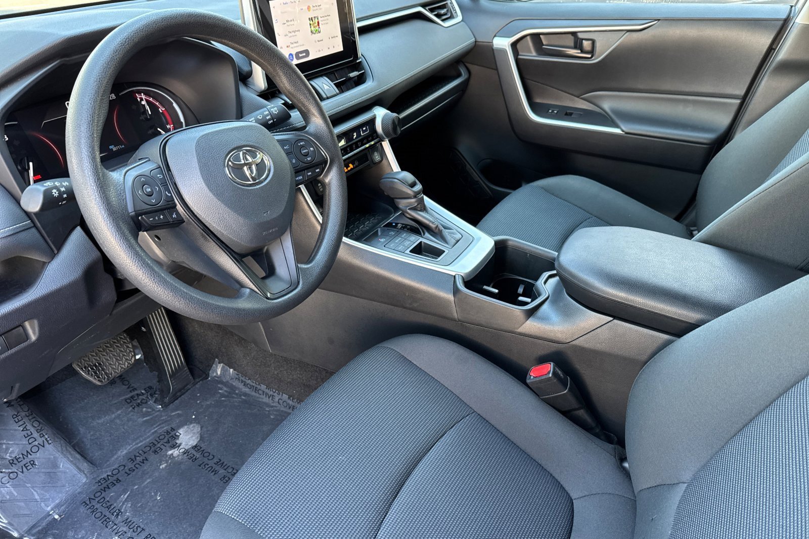 Used 2024 Toyota RAV4 LE image 10