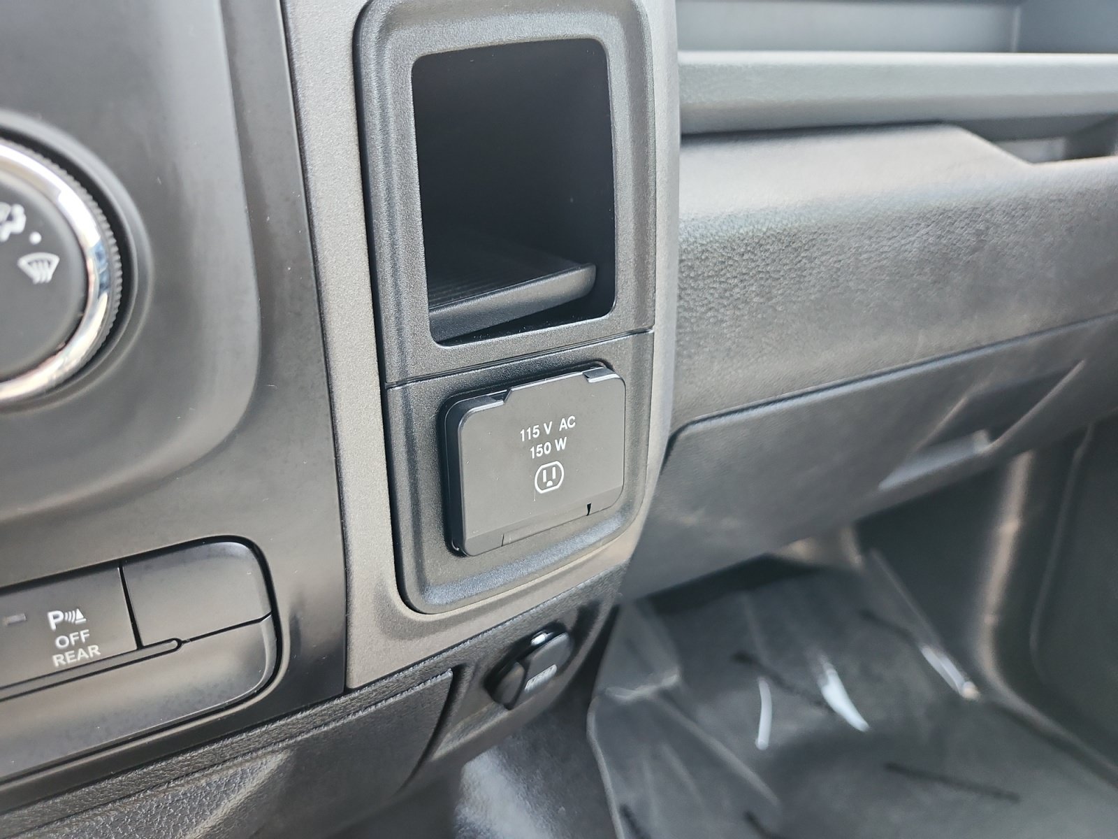 Used 2018 RAM 1500 Tradesman AWD/4WD image 18