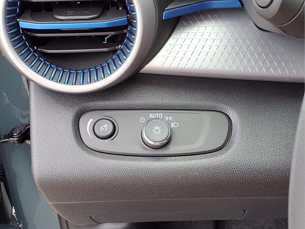 Used 2026 Chevrolet Trax LS FWD image 16