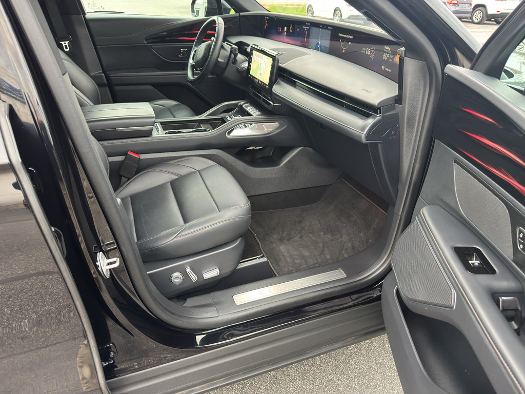 Used 2025 Lincoln Nautilus Premier w/ Jet Appearance Package AWD/4WD image 14