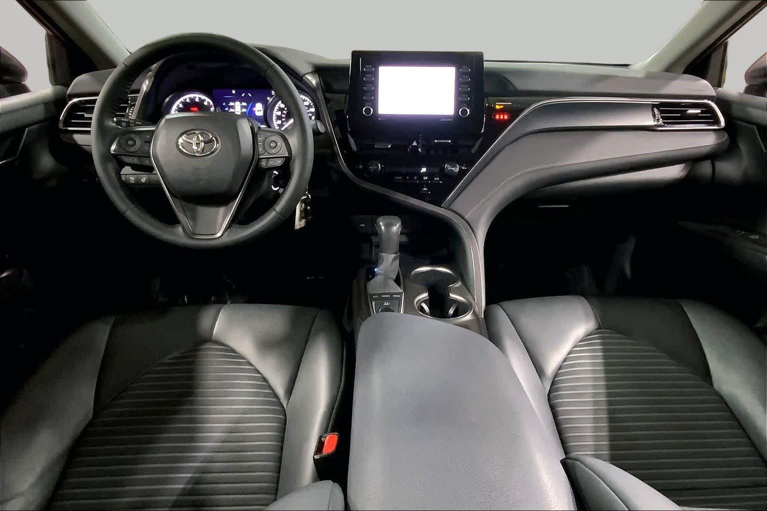 Used 2023 Toyota Camry SE w/ Cold Weather Package AWD/4WD image 16