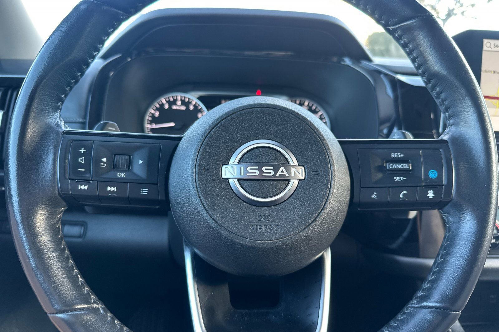 Used 2022 Nissan Pathfinder SL w/ SL Black Package image 36