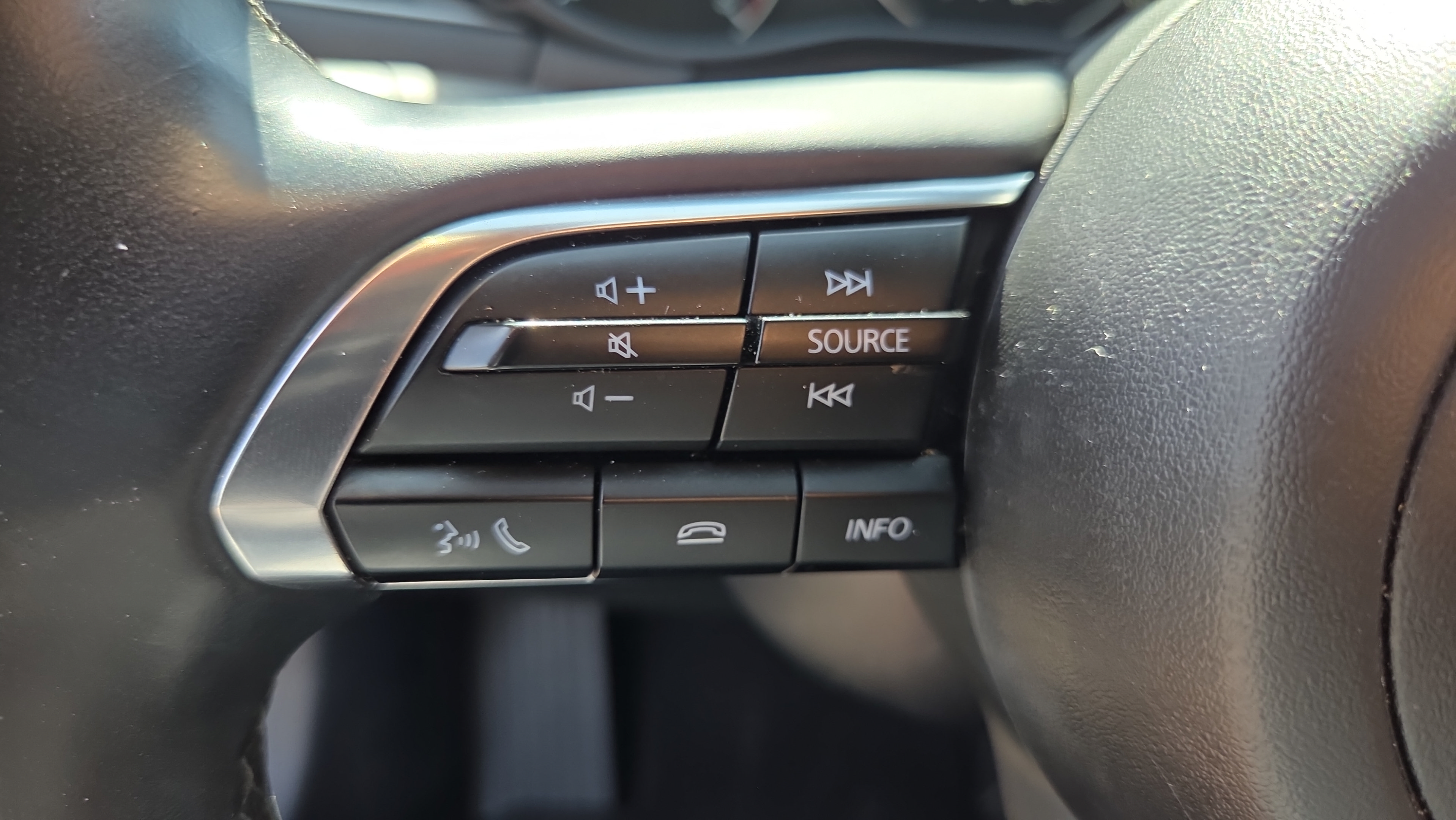 Used 2024 MAZDA MAZDA3 s FWD image 23