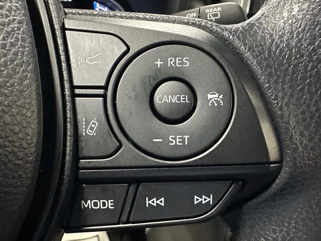 Used 2025 Toyota RAV4 LE image 20