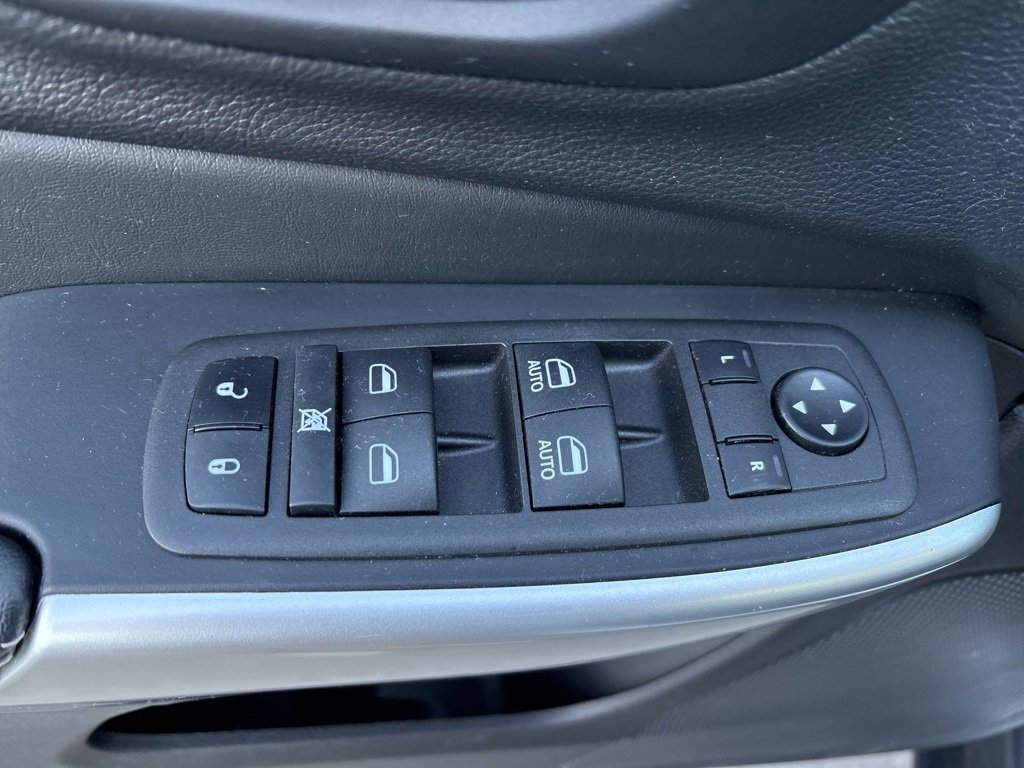 Used 2022 Jeep Cherokee Latitude w/ Sun & Sound Group image 16