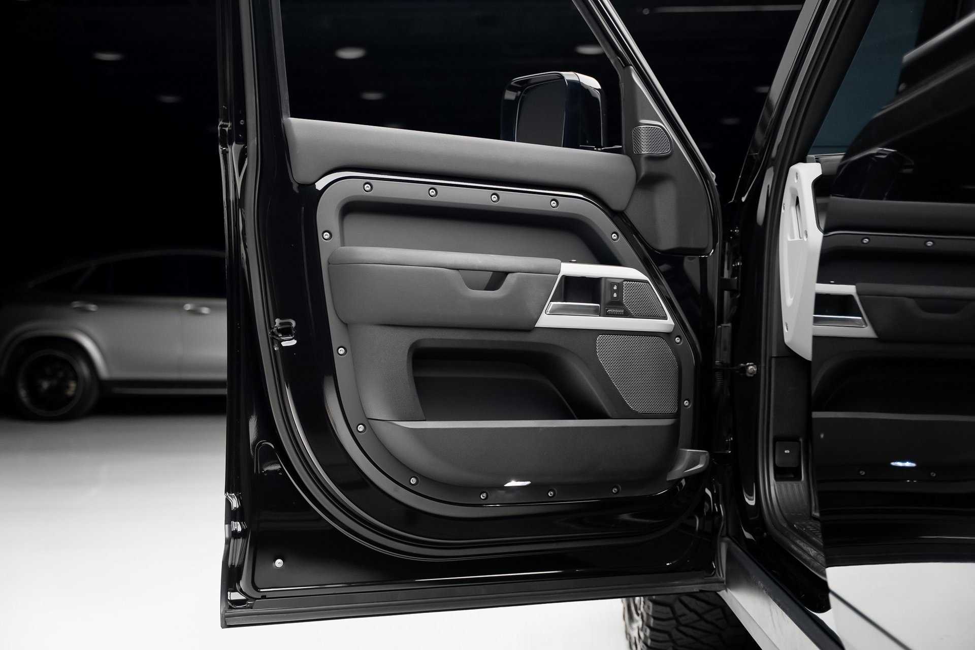 Used 2022 Land Rover Defender 110 SE image 52